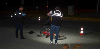 Kamyonun Çarptığı Bisikletli Hayatını Kaybetti, Kamyon Sürücüsü Kaçtı