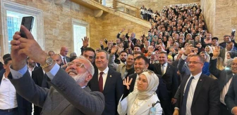 AK Partili Yenişehirlioğlu Meclis'ten paylaştığı fotoğrafı, kolundaki saat gündem olunca sildi