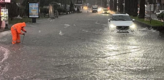 Şiddetli yağış uyarısı yapılan kentte bazı taşıtların trafiğe çıkışı yasaklandı