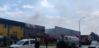 İnegöl'deki Mobilya Fabrikasında Çıkan Yangın Kontrol Altına Alındı