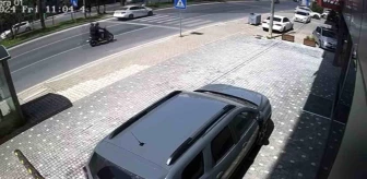 Alanya'da Otomobil Yaya Geçidinde Yaşlı Adama Çarptı