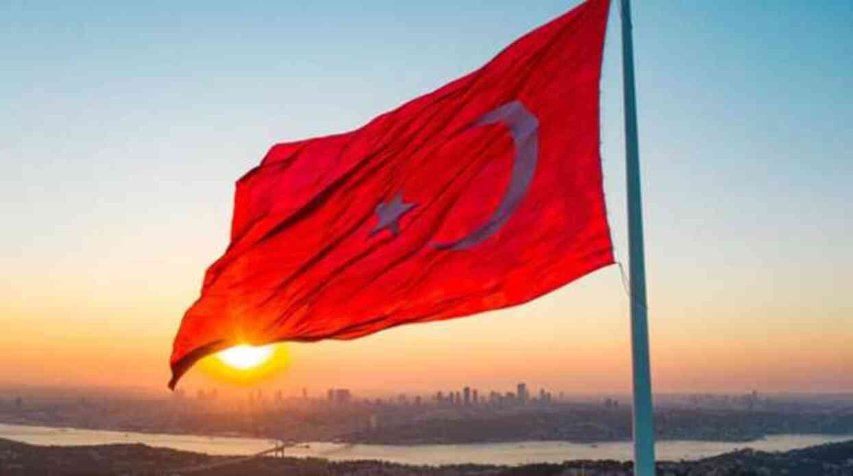 22 Nisan okullar yarım gün mü? Pazartesi günü okul var mı? 22 Nisan okullar, iş yerleri tatil mi?