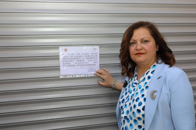 Afyonkarahisar Belediye Başkanı Köksal, sığınmacıların ruhsatsız iş yerlerini mühürledi