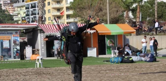 Alanya'da Yamaç Paraşütü Hedef Yarışması Başladı