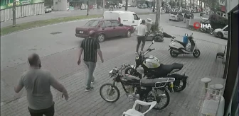 Alkollü sürücü dehşet saçtı: Park halindeki motosiklet sürücüsüne çarpıp metrelerce böyle savurdu