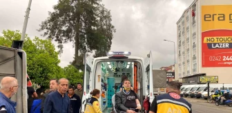 Antalya'da otel servis aracı devrildi, 19 yolcu yaralandı