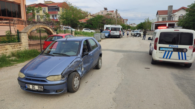 Edirne'de 14 yaşındaki çocuğun kullandığı otomobilin karıştığı trafik kazasında 3 kişi yaralandı