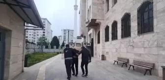 Samsun'da polis ekipleri tarafından yakalanan firari yağma şüphelisi çatıda saklanırken bulundu