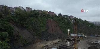 Gaziosmanpaşa'da toprak kayması sonucu tahliye edilen binaların durumu görüntülendi