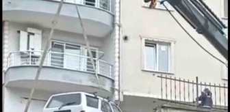 Bursa'da yağmur sonrası istinat duvarı çöktü, 2 kişi yaralandı