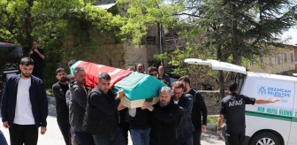 Erzincan'da maden kazasında hayatını kaybeden işçinin cenazesi toprağa verildi