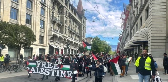 İsviçre'de Binlerce Kişi Filistin'e Destek Yürüyüşü Düzenledi