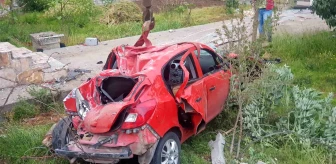 Samsun'da Kontrolden Çıkan Otomobil Yol Kenarındaki Evin Avlusuna Uçtu