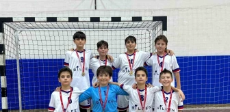 Bursa Bilfen Koleji Futsal Küçük Erkekler Turnuvasını Kazandı
