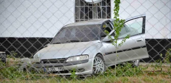 Konya'da otomobil evin bahçesine uçtu, ev sahibi ile sürücü karakolluk oldu