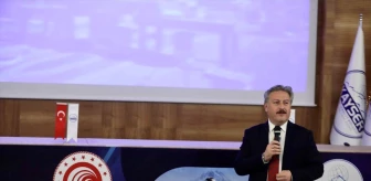 Kayseri Serbest Bölge Yönetim Kurulu Başkanı ve Melikgazi Belediye Başkanı Mustafa Palancıoğlu, Serbest Bölge'de hayata geçirilen projeler hakkında sunum yaptı