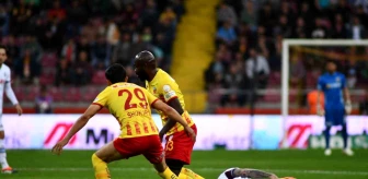 Kayserispor-Trabzonspor Maçının İlk Yarısı 1-0 Trabzonspor Üstünlüğüyle Tamamlandı