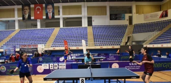 Van'da düzenlenen Süper Lig masa tenisi müsabakaları başladı