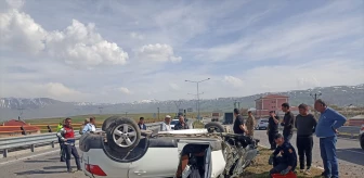 Van'da otomobil takla attı: 2'si ağır 5 kişi yaralandı