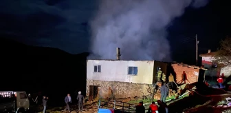 Balıkesir'in Sındırgı ilçesinde ev yangını