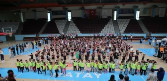 Hatay'da Depremden Etkilenen Öğrenciler Halk Danslarıyla Deprem Psikolojisinden Uzaklaşıyor