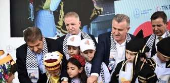 Gazzeli çocuklar barış için pişirdikleri ekmekleri dünya liderlerine gönderdi