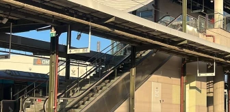 Marmaray istasyonunda yürüyen merdiven kazası: 2 kadın yaralandı