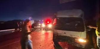 Malatya'da Kamyon ile Hafif Ticari Araç Çarpıştı: 2 Yaralı