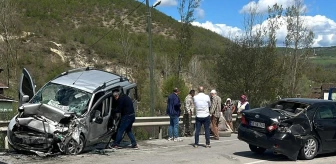 Samsun'da otomobil ile ticari araç çarpıştı: 5 yaralı