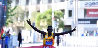 Uluslararası İzmir Maratonu'nda Kenyalı ve Etiyopyalı atletler birinci oldu