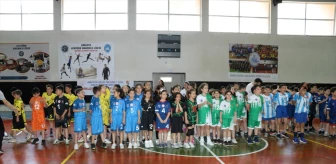 Amasya'da 23 Nisan etkinlikleri kapsamında hentbol turnuvası düzenlendi