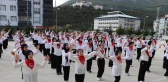 Amasya'da Ortaokul Öğrencileri İşaret Diliyle Şarkı Söyledi