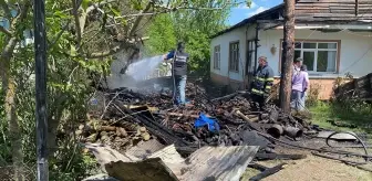 Düzce'de odunlukta çıkan yangın söndürüldü