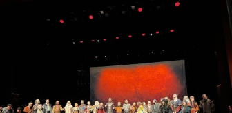 Ankara Devlet Tiyatrosu'nun 'Devlet Ana' oyunu Macaristan'da sahnelendi