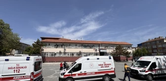 Kayseri'de 24 öğrenci gıda zehirlenmesi şüphesiyle hastaneye kaldırıldı