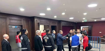 Kocaelispor Teknik Direktörü Mustafa Gürsel Basın Toplantısını Terk Etti