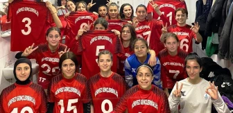 Körfez Gençlerbirliği Kadın Futbol Takımı İkinci Maçında Galip Geldi