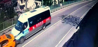 Sarıyer'de Minibüs Taksiye Arkadan Çarptı: 5 Yolcu Yaralandı