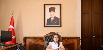 Antalya Valisi Hulusi Şahin, 23 Nisan'da Makamını Öğrenciye Devretti