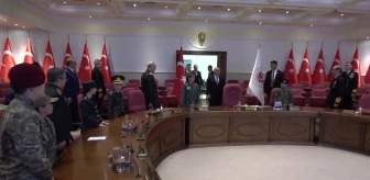 Milli Savunma Bakanı Yaşar Güler, TRT Çocuk Korosu Üyeleriyle Bir Araya Geldi