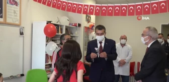Bakan Tekin, Ankara'da hastane sınıfı ziyaret etti