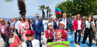 Fethiye'de 23 Nisan Kortej Yürüyüşü ve Şölene Yoğun İlgi