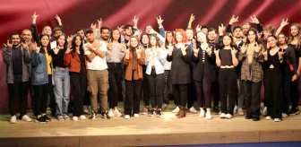 MEÜ İletişim Fakültesi öğrencileri 23 Nisan'ı işaret diliyle kutladı