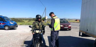Aydın'da Jandarma Ekipleri Motosiklet Sürücülerine Kask Kullanımının Önemini Anlattı