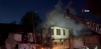 Malatya'da 2 katlı müstakil evde yangın çıktı
