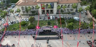 Mersin'de 23 Nisan Ulusal Egemenlik ve Çocuk Bayramı'nda 'Cumhuriyet'in Çocukları' konseri düzenlendi