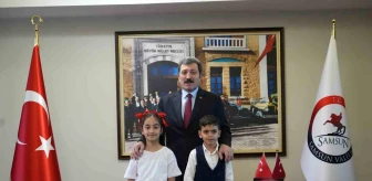 Samsun Valisi Orhan Tavlı, 23 Nisan'da Makam Koltuğunu Çocuklara Devretti