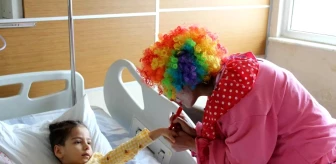 Tatvan Devlet Hastanesi'nde 23 Nisan kutlaması
