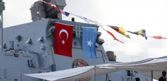Türkiye'ye ait askeri gemi Somali'ye geldi