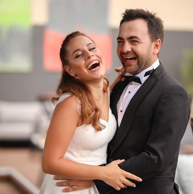 Ünlü oyuncu Aslı İnandık ile Ahad Kazmaz boşanma kararı aldı